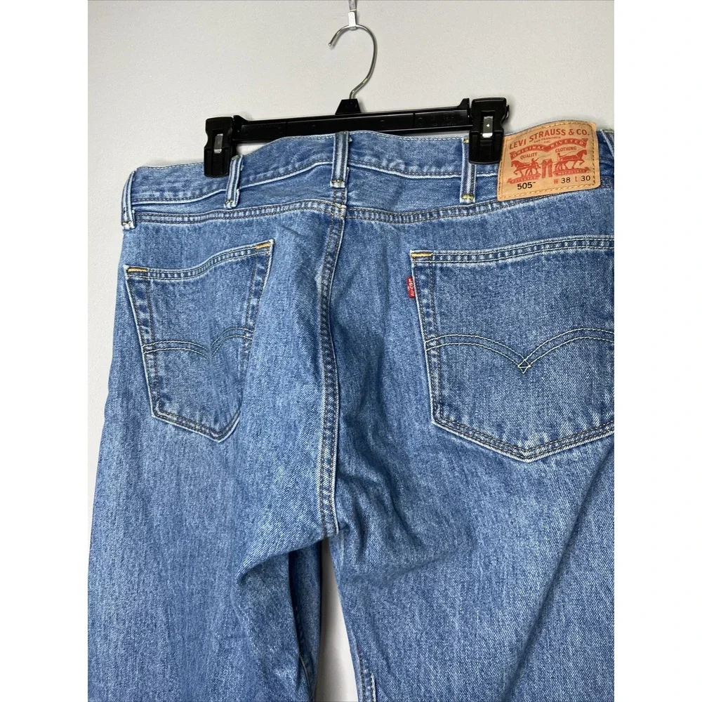 Levis 505 Mens Jeans 38 x 30 Light Medium Wash Blue Regular Straight Leg‎